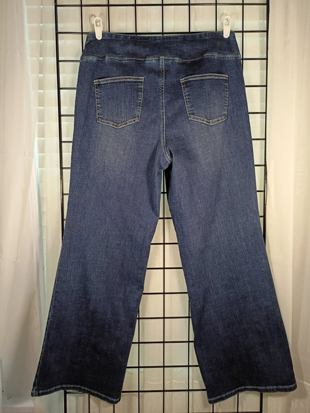 Belle by Kim Gravel Boho Flare Leg Pull-On Jeans – Women’s Denim Size 16 - Picture 2 of 6